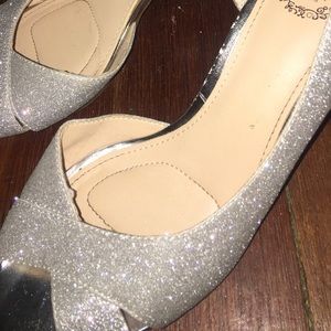 ⭐️ sweetheart/semi formal/prom heels ⭐️